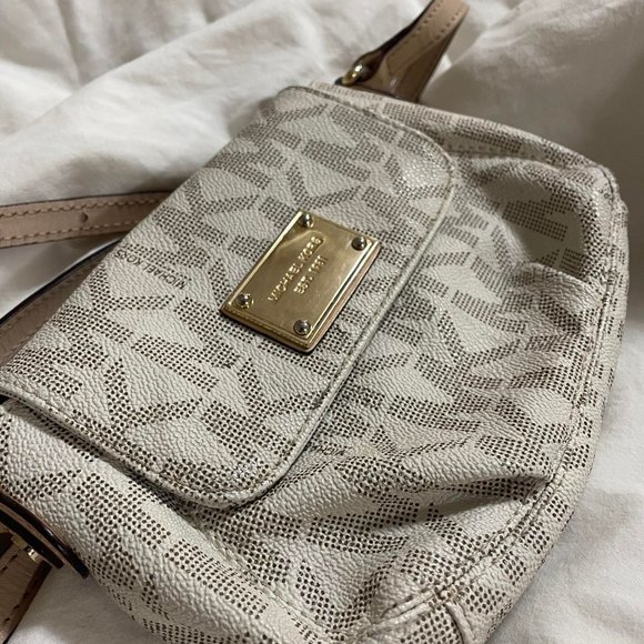 Michael Kors Small Crossbody Bag - Picture 7 of 7